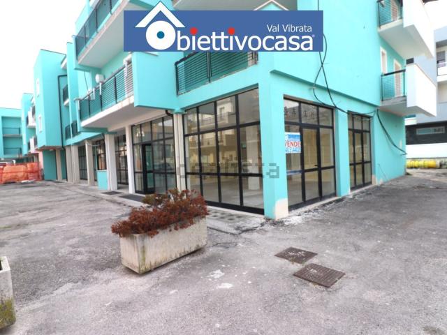 Locale Commerciale in vendita a Unione dei Comuni della Val Vibrata, Martinsicuro