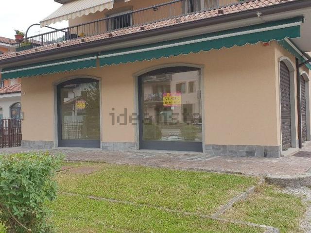 Locale Commerciale in vendita a Comunità Montana della Valle Brembana, San Giovanni Bianco
