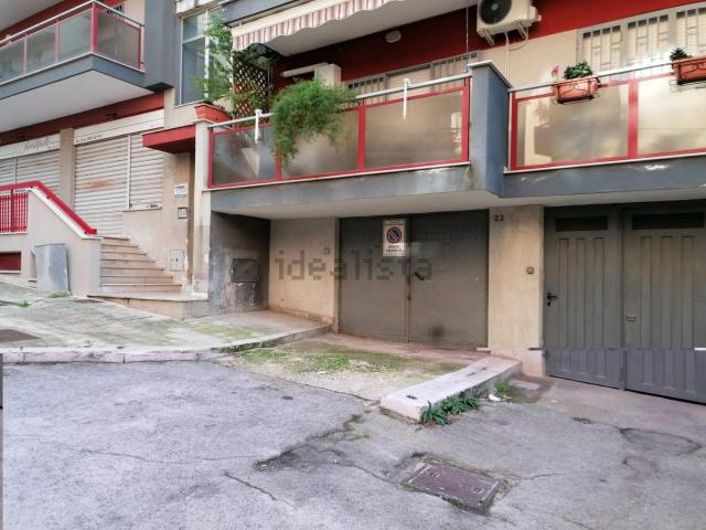 Locale Commerciale in vendita a Puglia, Barletta-andria-trani
