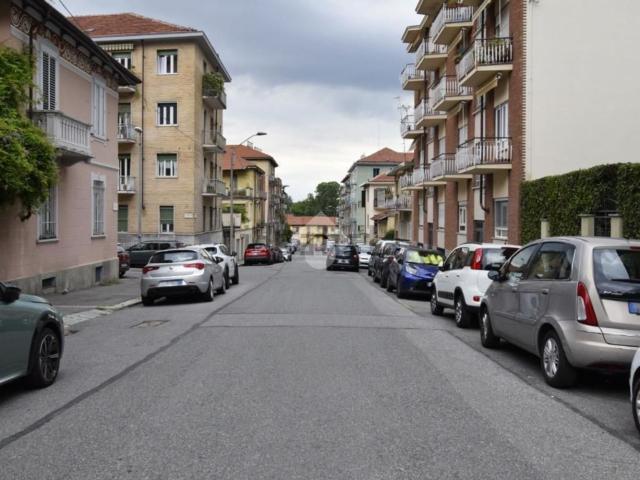 Locale Commerciale in vendita a Circoscrizione 7, Piemonte