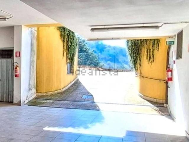 Locale Commerciale in vendita a Pozzo, Marche