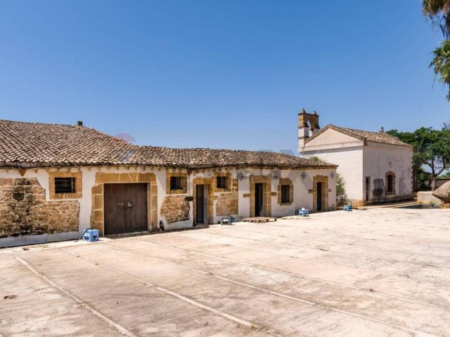 Locale Commerciale in vendita a Castelvetrano, Sicilia