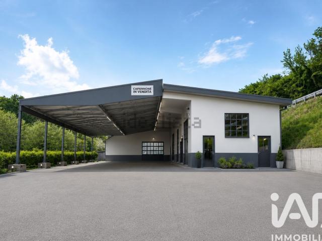 Locale Commerciale in vendita a Navedano, Senna Comasco