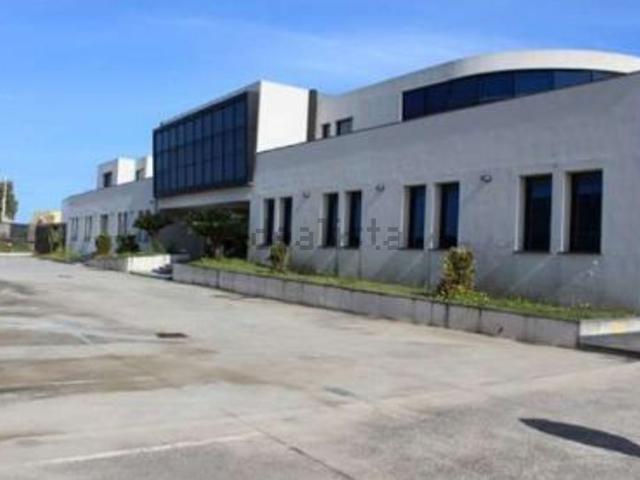 Locale Commerciale in vendita a Gabbia, Pace Del Mela