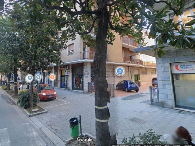 Locale Commerciale in vendita a Piemonte, Alessandria