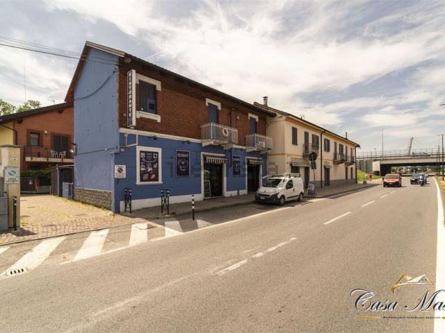 Locale Commerciale in vendita a Fornaci, Beinasco