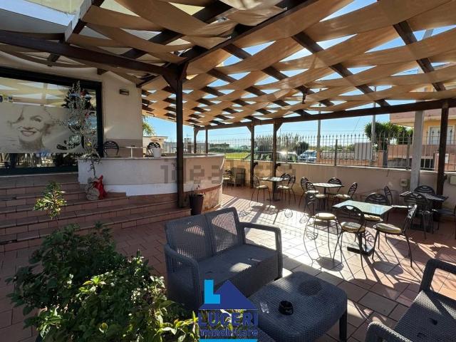 Locale Commerciale in vendita a Puglia, Lecce