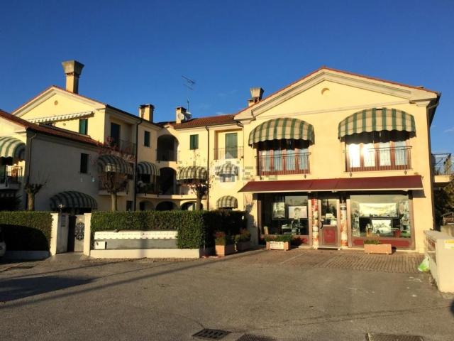Locale Commerciale in vendita a Carbonera, Veneto