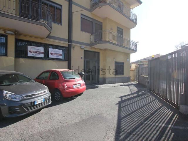Locale Commerciale in vendita a San Gregorio Di Catania, Sicilia