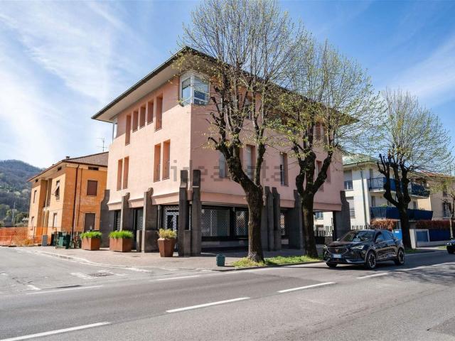 Locale Commerciale in vendita a Cisano Bergamasco, Lombardia