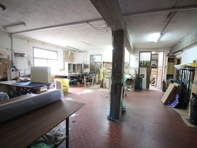 Locale Commerciale in vendita a Unione dei Comuni Circondario dell'Empolese Valdelsa, Montespertoli