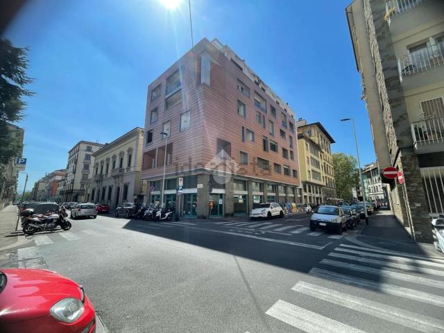 Locale Commerciale in vendita a Quartiere 2, Firenze