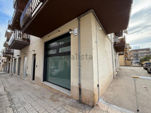 Locale Commerciale in vendita a Alcamo, Sicilia