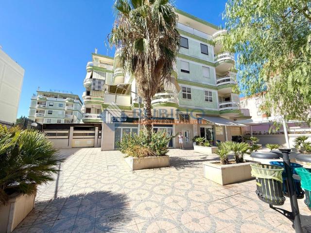 Locale Commerciale in vendita a Puglia, Barletta-andria-trani