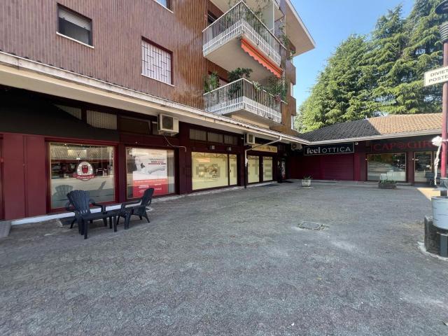 Locale Commerciale in vendita a Villa Fiorita, Cassina De' Pecchi