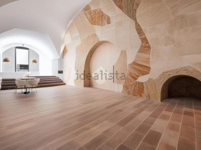 Locale Commerciale in vendita a Puglia, Bari