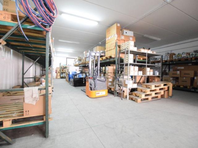 Locale Commerciale in vendita a Santa Maria di Pisa, Cala Di Volpe