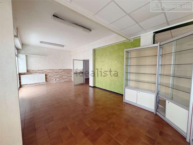 Locale Commerciale in vendita a Crocetta-San Lazzaro-Modena Est, Modena