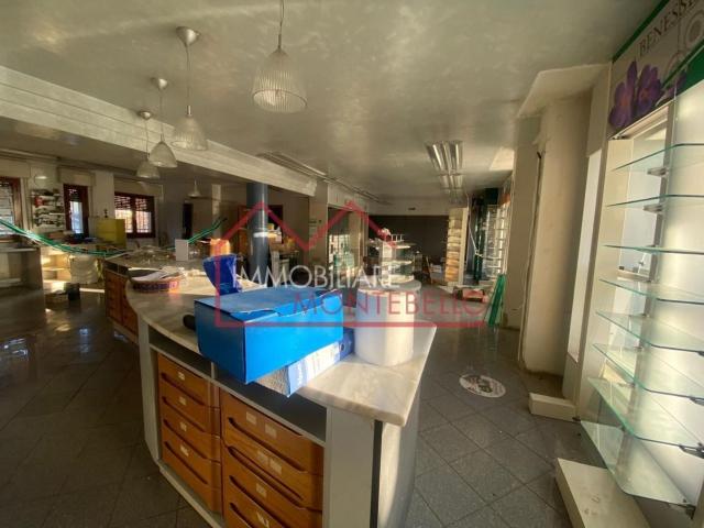 Locale Commerciale in vendita a Massarosa, Toscana
