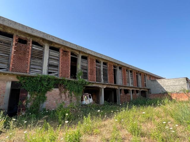 Locale Commerciale in vendita a Valdina, Sicilia