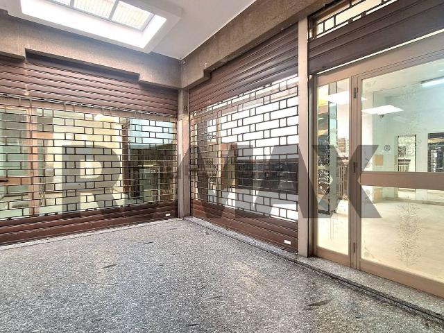 Locale Commerciale in vendita a Fidenza, Parma