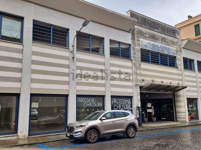 Locale Commerciale in vendita a Piazzo, Piemonte