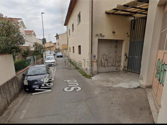 Locale Commerciale in vendita a Unione dei Comuni Circondario dell'Empolese Valdelsa, Empoli