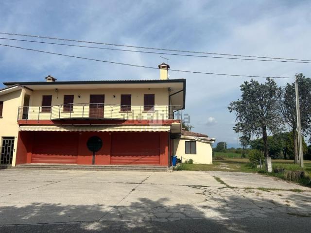 Locale Commerciale in vendita a San Rocco / Podturn, Gorizia