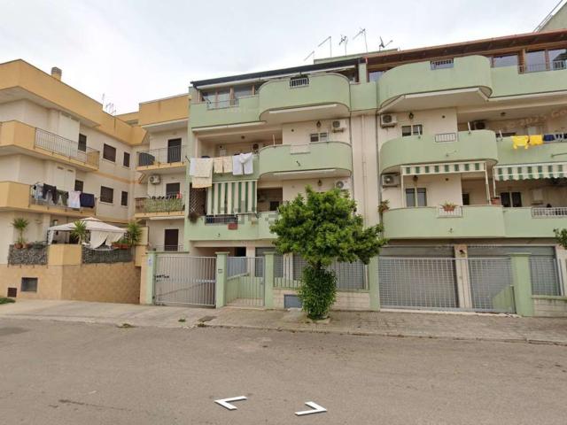 Locale Commerciale in vendita a San Giorgio Jonico, Taranto