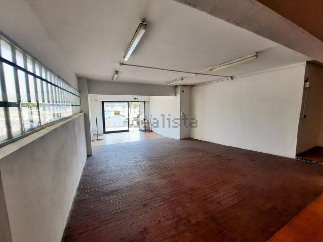 Locale Commerciale in vendita a Peretola, Firenze