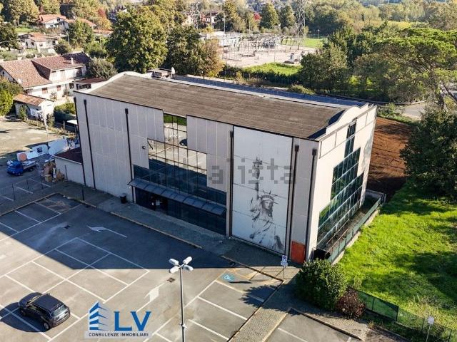 Locale Commerciale in vendita a Frosinone, Lazio