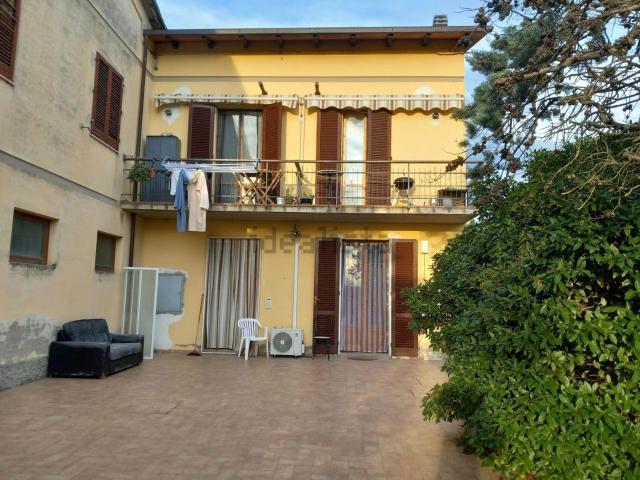 Locale Commerciale in vendita a Unione dei Comuni Circondario dell'Empolese Valdelsa, Lucardo