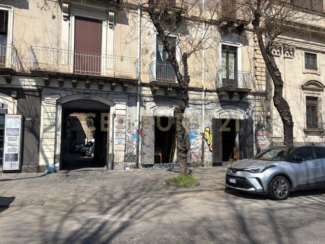 Locale Commerciale in vendita a Centro storico, Catania