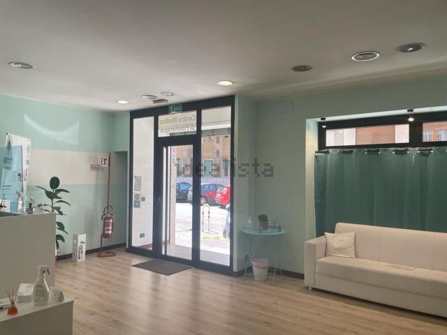 Locale Commerciale in vendita a Municipio Roma VIII, Roma Capitale
