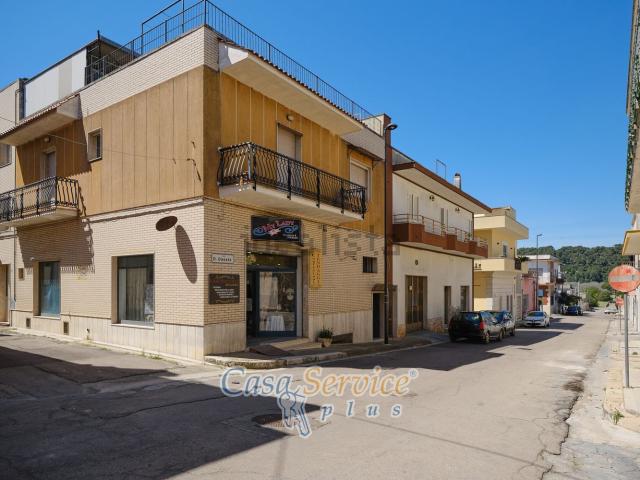 Locale Commerciale in vendita a Puglia, Lecce