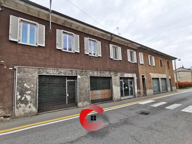 Locale Commerciale in vendita a Castelletto di Cuggiono, Cuggiono