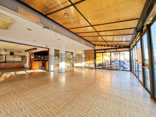 Locale Commerciale in vendita a Guidizzolo, Lombardia