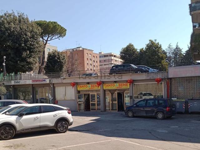 Locale Commerciale in vendita a Madonna Alta, Cenerente