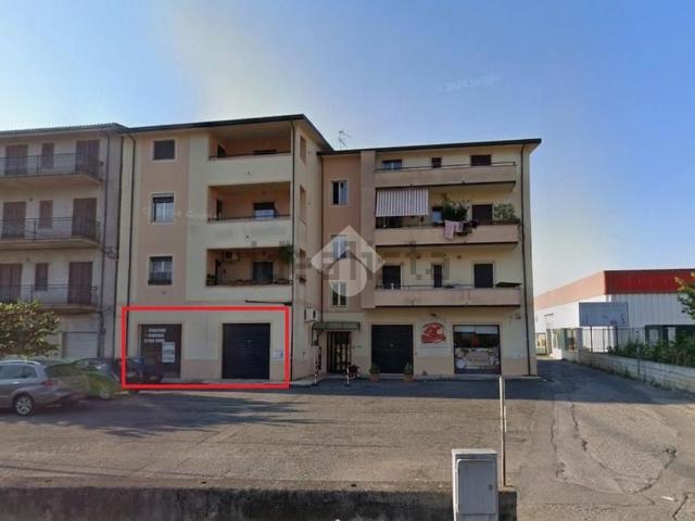 Locale Commerciale in vendita a Calabria, Cosenza