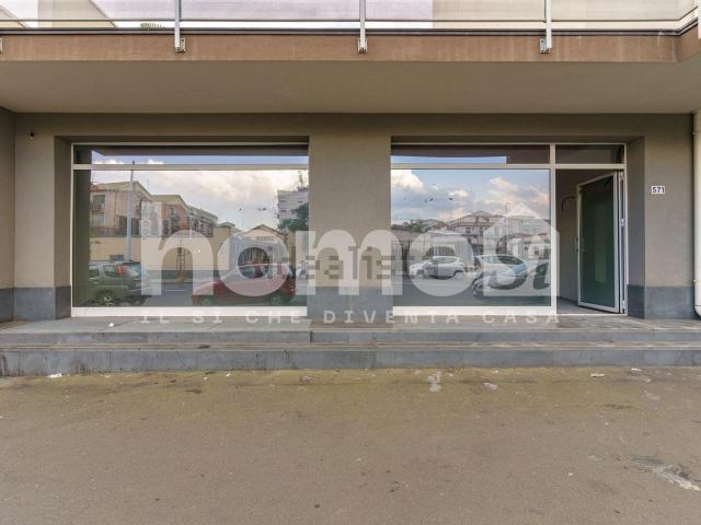 Locale Commerciale in vendita a Monte Po-Nesima-San Leone-Rapisardi, Catania