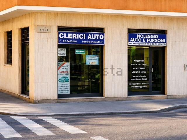 Locale Commerciale in vendita a Municipio 9, Milano
