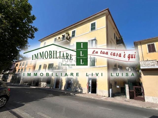Locale Commerciale in vendita a Orte Scalo - Parco delle Ginestre, Orte