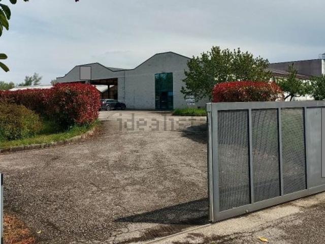 Locale Commerciale in vendita a San Giorgio Della Richinvelda, Friuli-Venezia Giulia