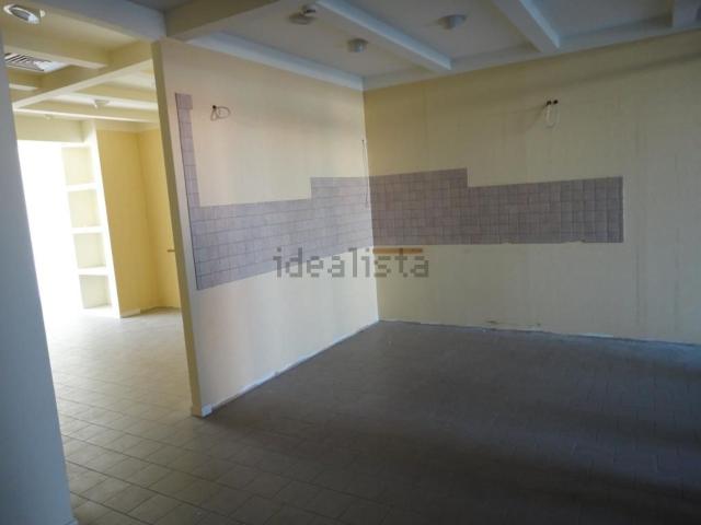 Locale Commerciale in vendita a San Lazzaro, Sarzana