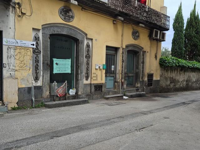 Locale Commerciale in vendita a Ottaviano, Campania