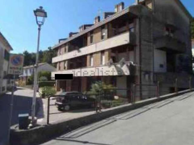 Locale Commerciale in vendita a Tarzo, Veneto