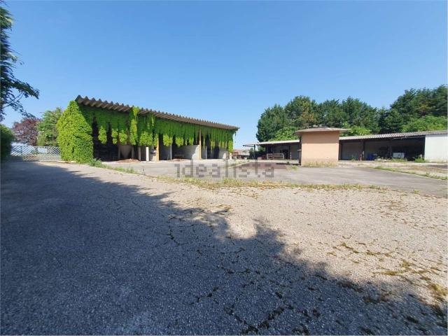 Locale Commerciale in vendita a Pernumia, Veneto