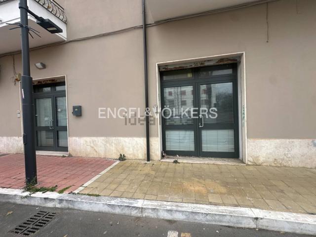 Locale Commerciale in vendita a Pescara, Abruzzo