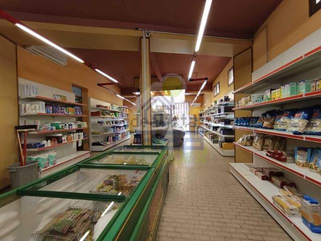Locale Commerciale in vendita a Sospiro, Cremona