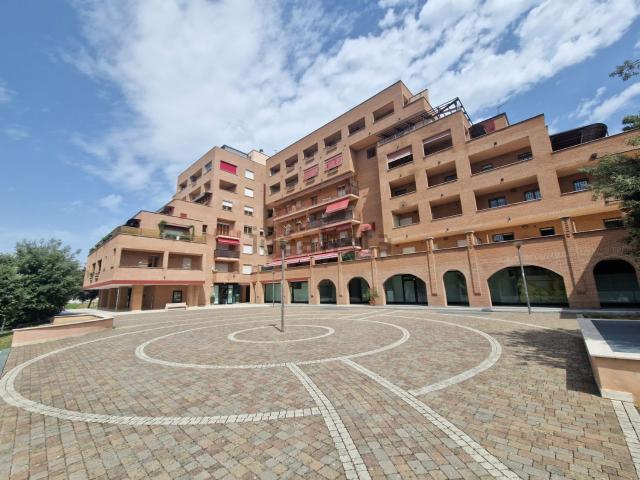 Locale Commerciale in vendita a Santa Lucia, Bastia Umbra